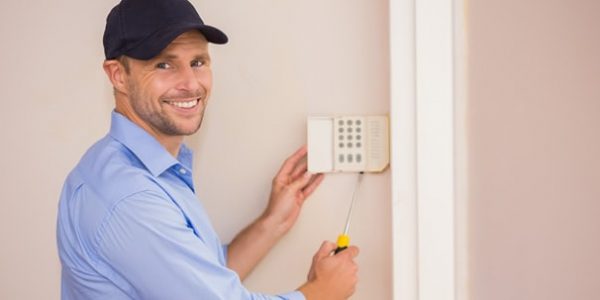 home-alarm-system-installation-technician